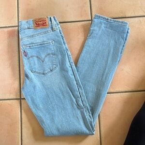 Levi's Women's 312 Shaping Slim Jeans in Light Blue/26 Like new.